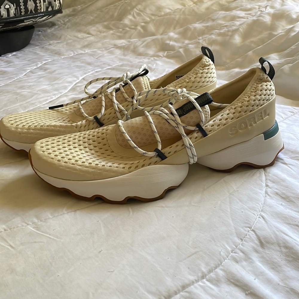 NWOT Sorel Sneakers